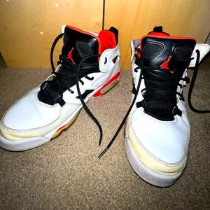 Jordan’s Flight club 91 Mens size 10.5 white/ Infrared